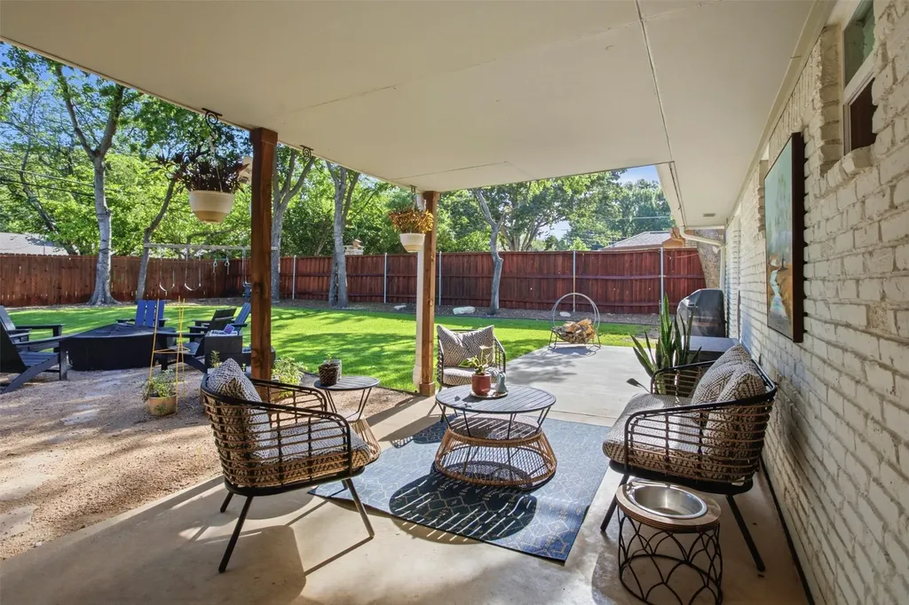 6136 Wrigley Way Fort Worth TX 76133