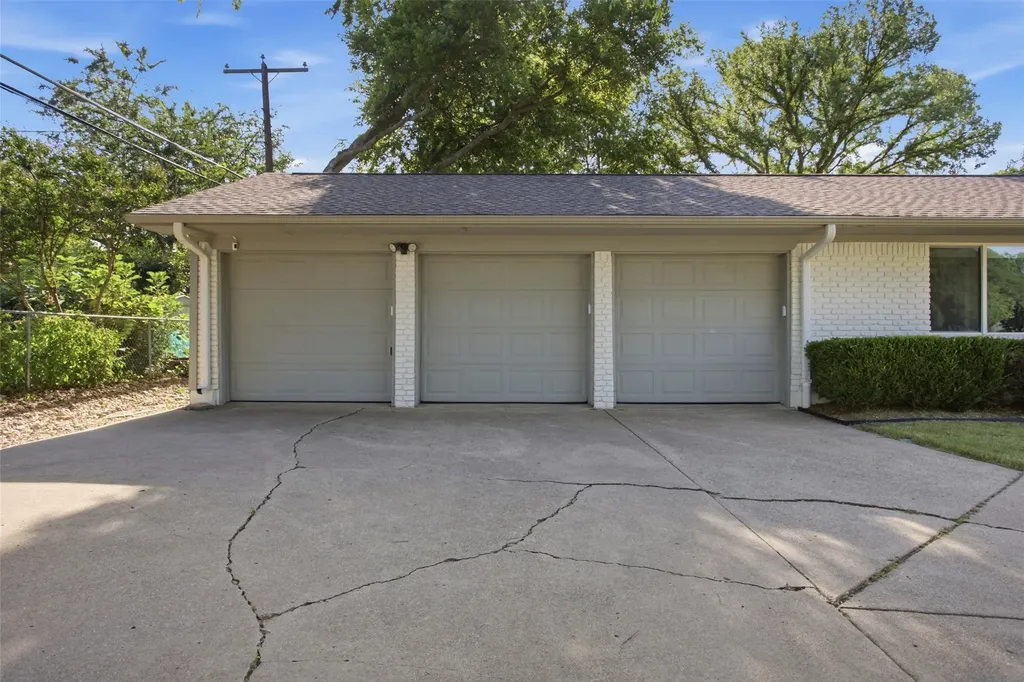 6136 Wrigley Way Fort Worth TX 76133