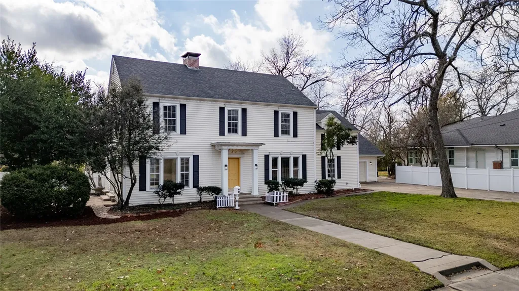 2025 Walworth Street Greenville TX 75401