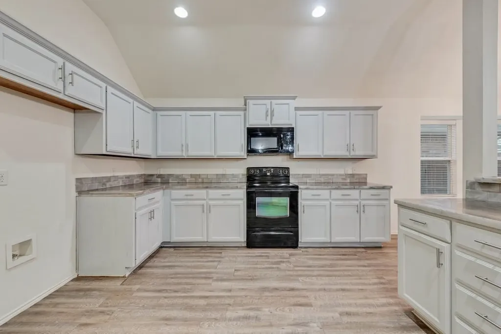 500 Crescent Creek Lane Fort Worth TX 76140