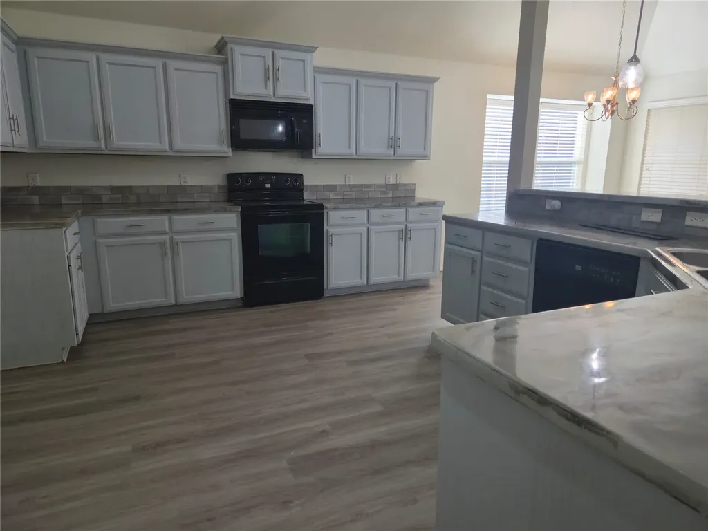 500 Crescent Creek Lane Fort Worth TX 76140