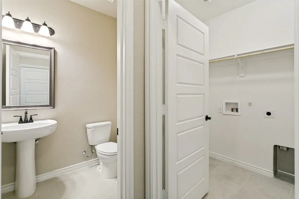 5444 Strong Stead Drive Fort Worth TX 76123