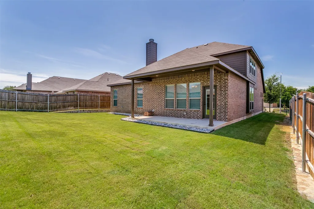 5444 Strong Stead Drive Fort Worth TX 76123