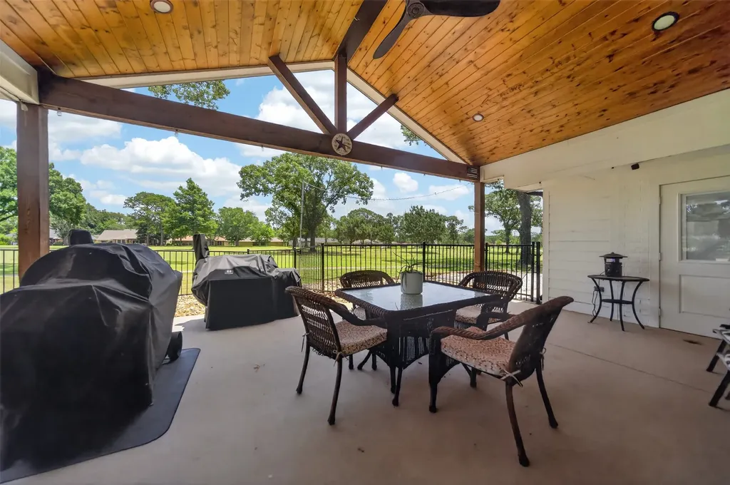 102 Monticello Lane Bullard TX 75757