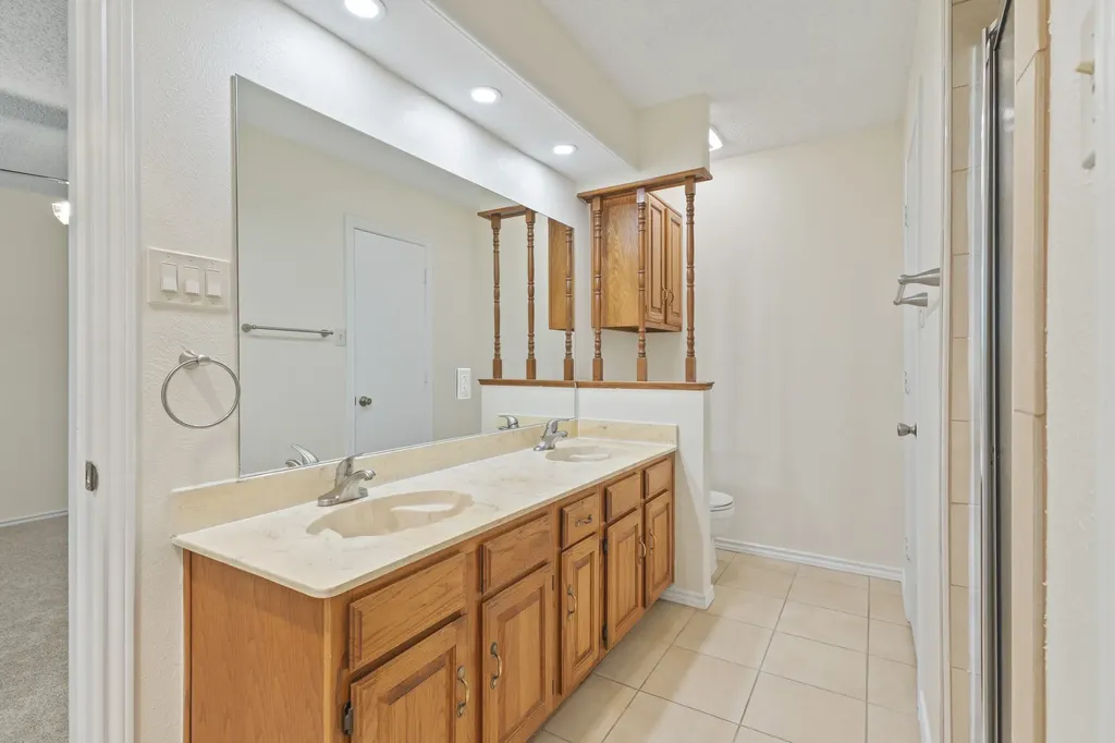 1610 Steenson Drive Carrollton TX 75007