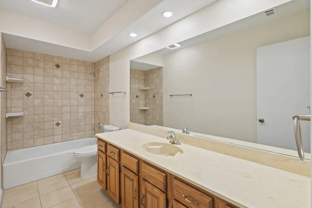 1610 Steenson Drive Carrollton TX 75007