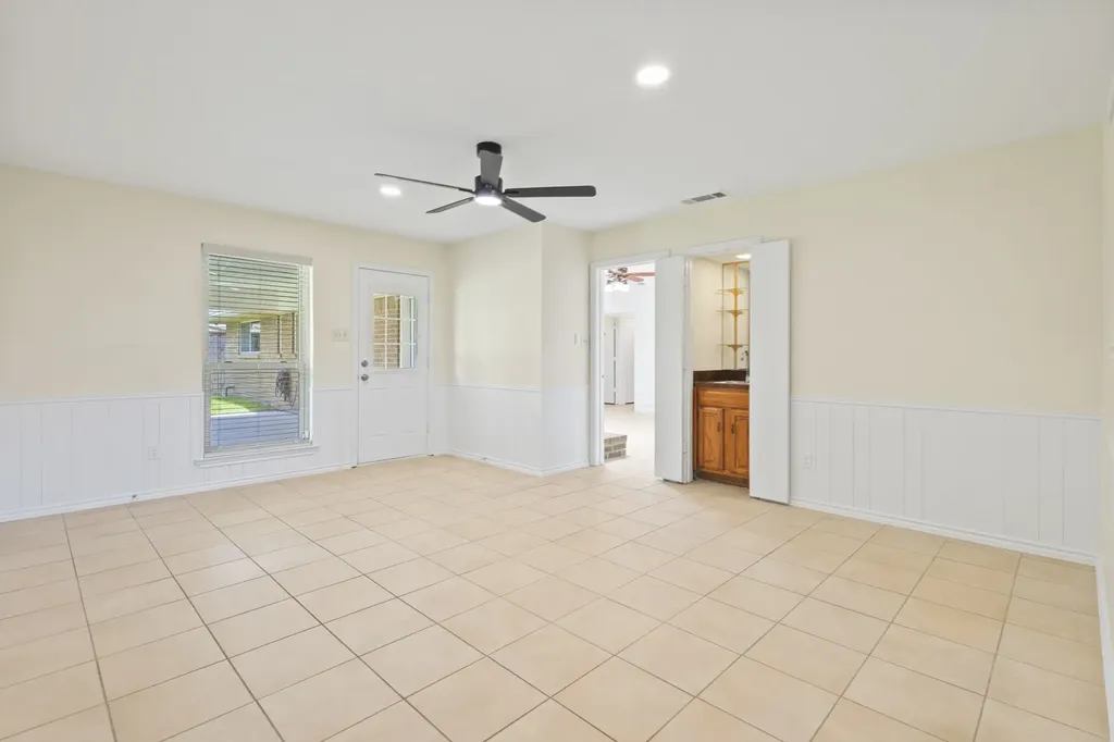 1610 Steenson Drive Carrollton TX 75007