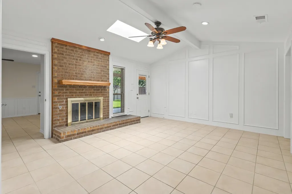 1610 Steenson Drive Carrollton TX 75007