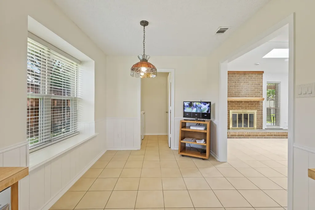 1610 Steenson Drive Carrollton TX 75007
