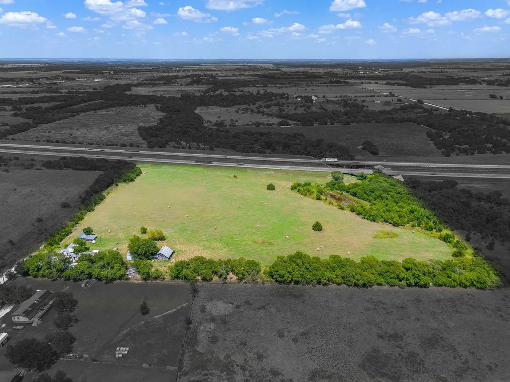 548 Hill County Road 4149 Grandview TX 76050