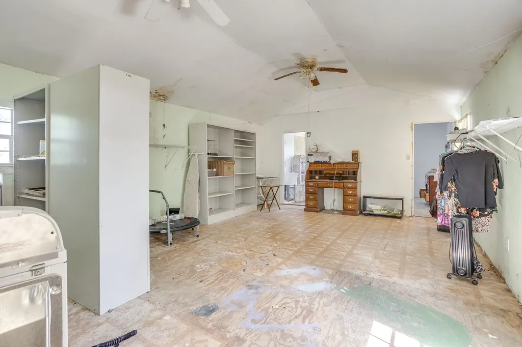 548 Hill County Road 4149 Grandview TX 76050