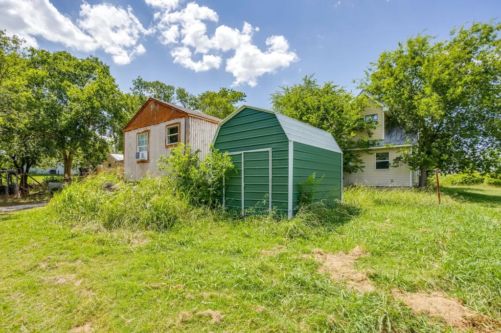 548 Hill County Road 4149 Grandview TX 76050