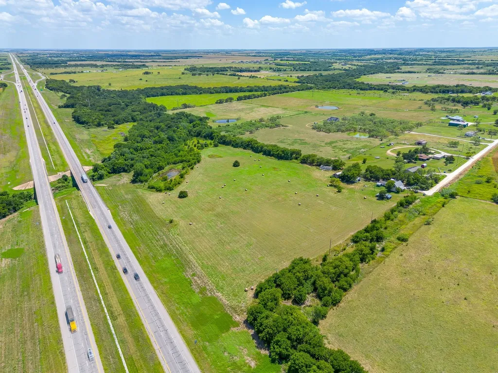 548 Hill County Road 4149 Grandview TX 76050