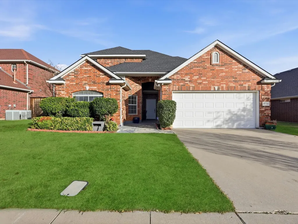 8320 Bandelier Trail Fort Worth TX 76137