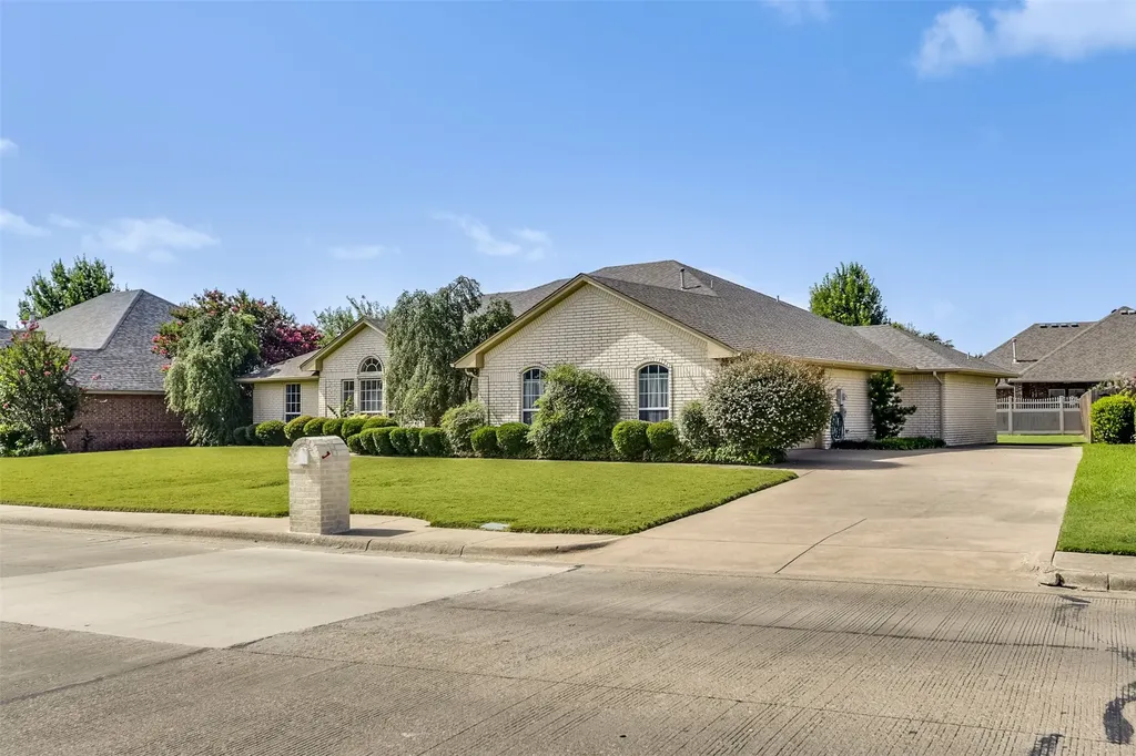 311 Northgate Drive Waxahachie TX 75165