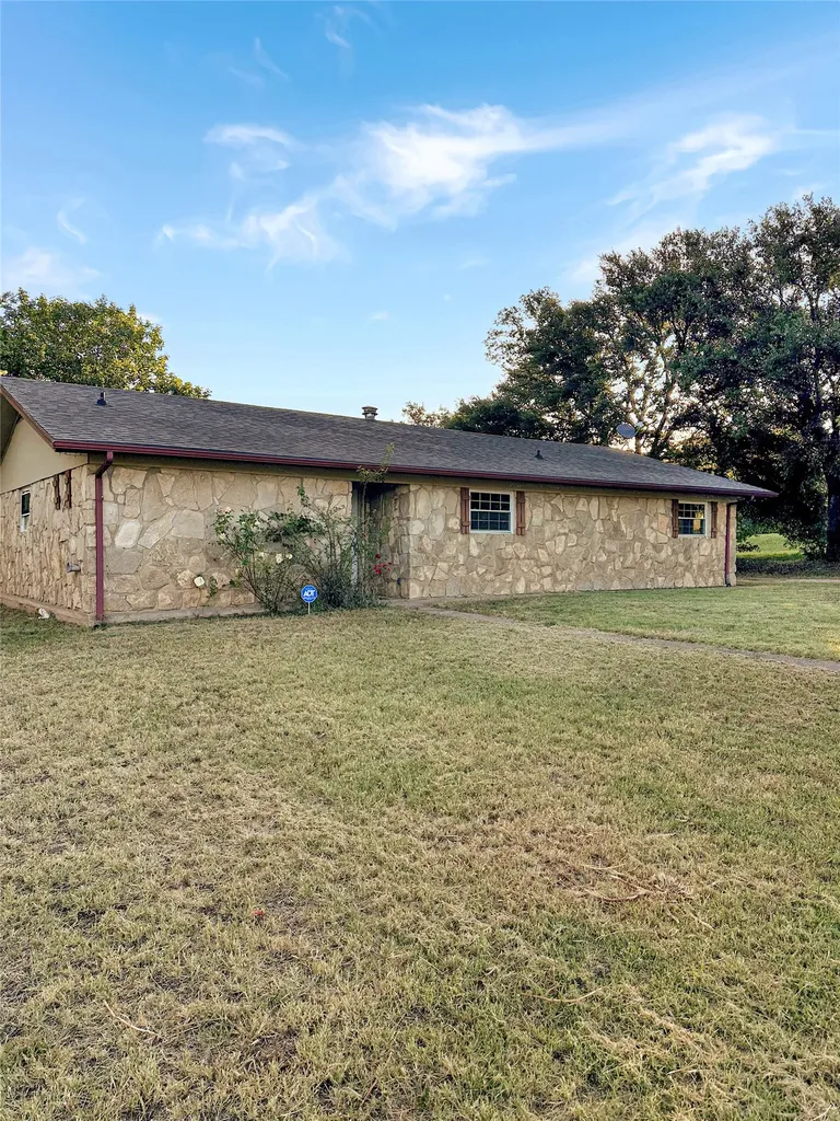 430 Edwards Dublin TX 76446