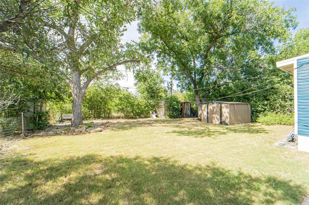1114 W Dyer Street Breckenridge TX 76424