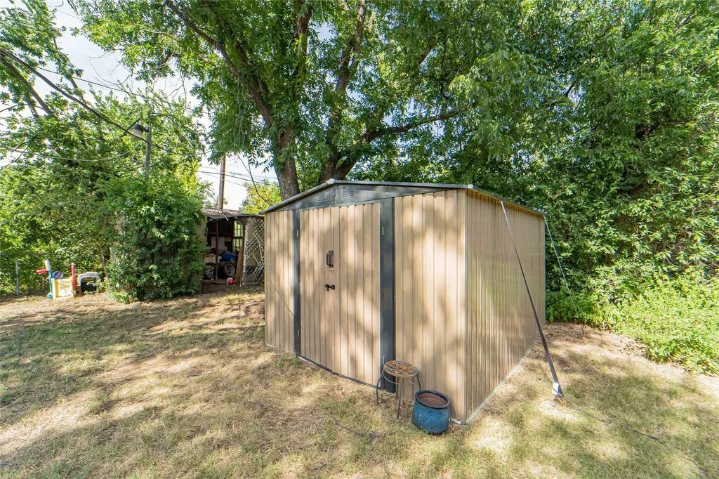 1114 W Dyer Street Breckenridge TX 76424