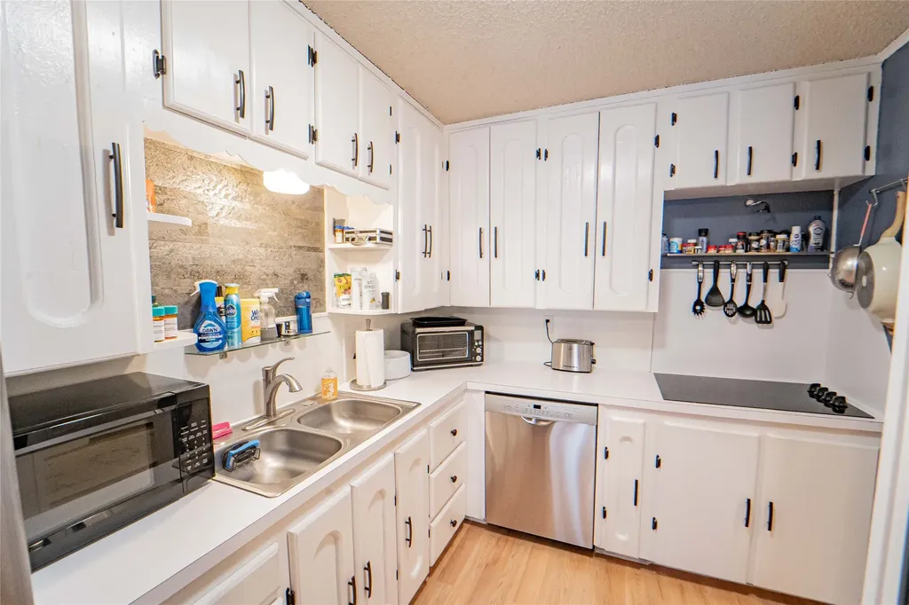1114 W Dyer Street Breckenridge TX 76424