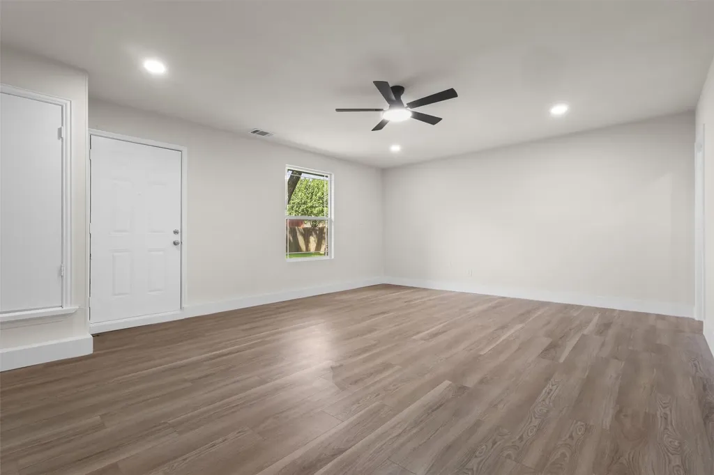 5009 Presidio Garland TX 75043