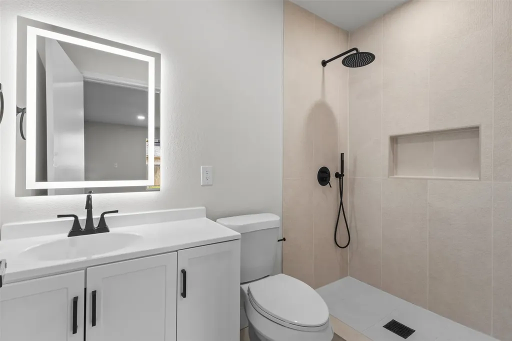 5009 Presidio Garland TX 75043