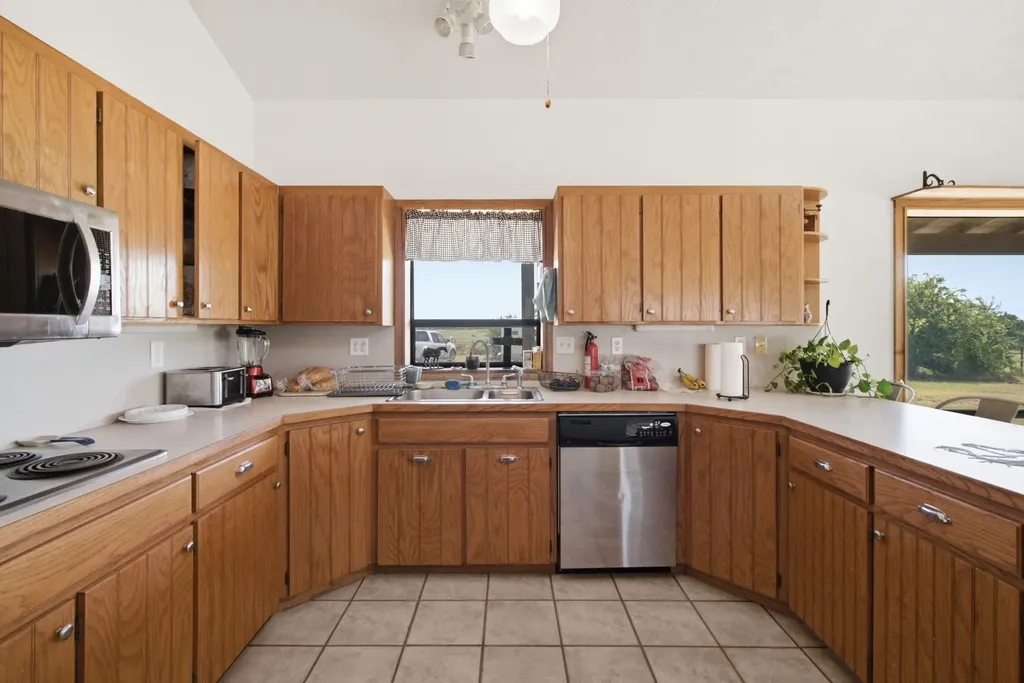 3624 County Road 398 Stephenville TX 76401