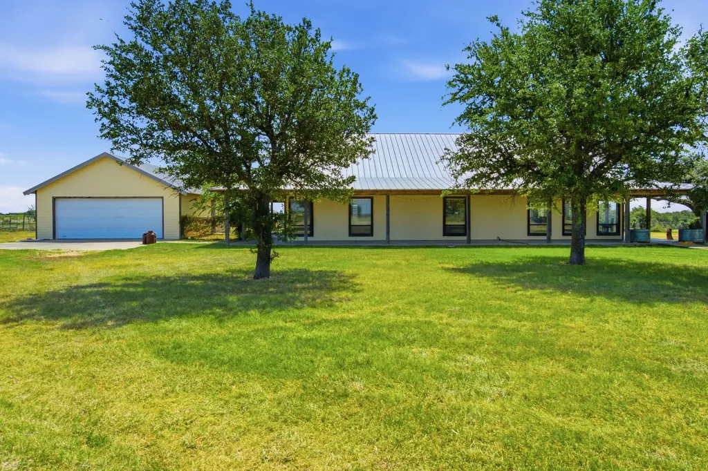3624 County Road 398 Stephenville TX 76401