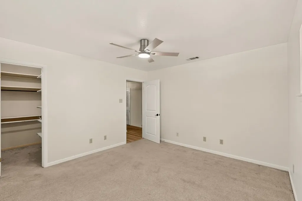 1702 Surrey Circle Grand Prairie TX 75050
