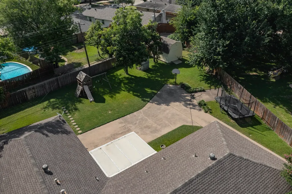 1702 Surrey Circle Grand Prairie TX 75050