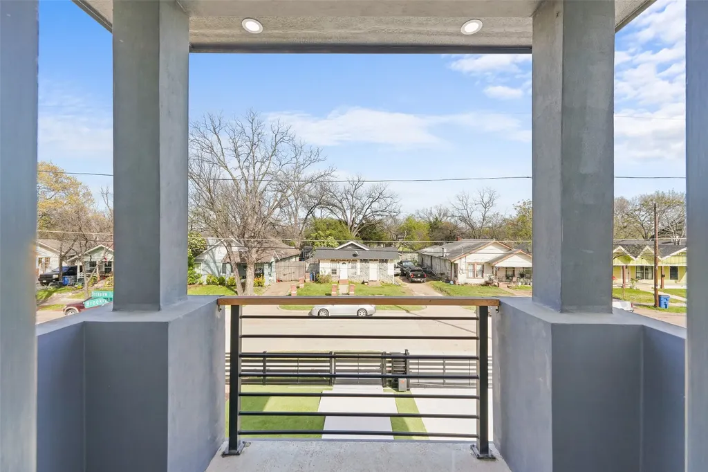 703 Buckalew Street Dallas TX 75208