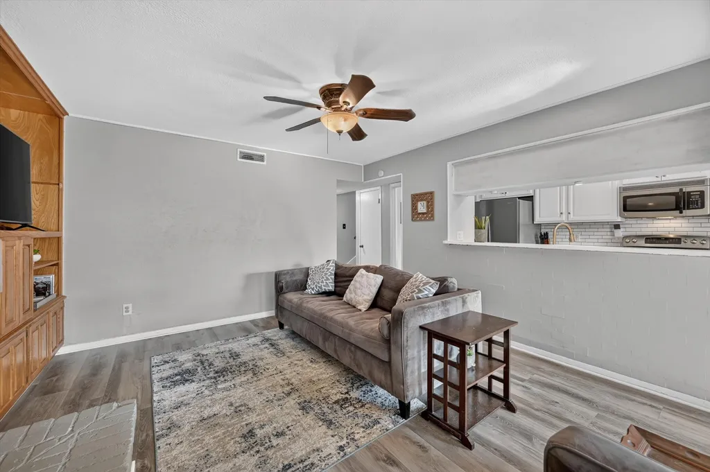 2619 Westgate Drive Arlington TX 76015