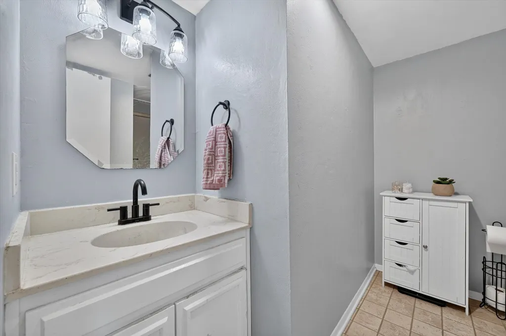 2619 Westgate Drive Arlington TX 76015