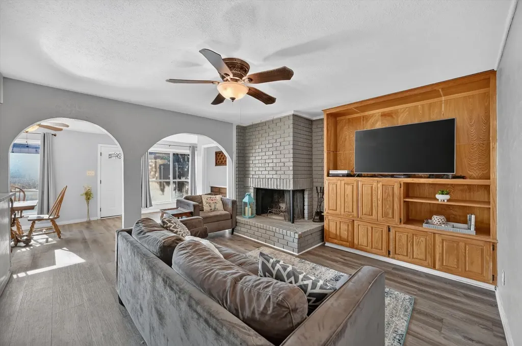 2619 Westgate Drive Arlington TX 76015