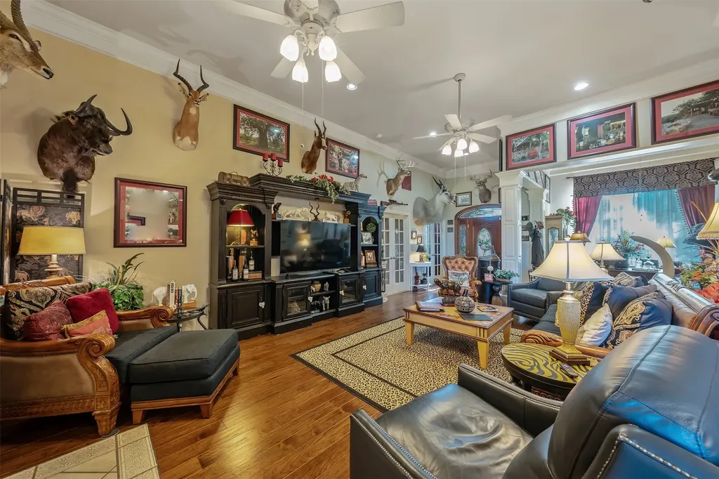 126 E Post Oak Frankston TX 75763