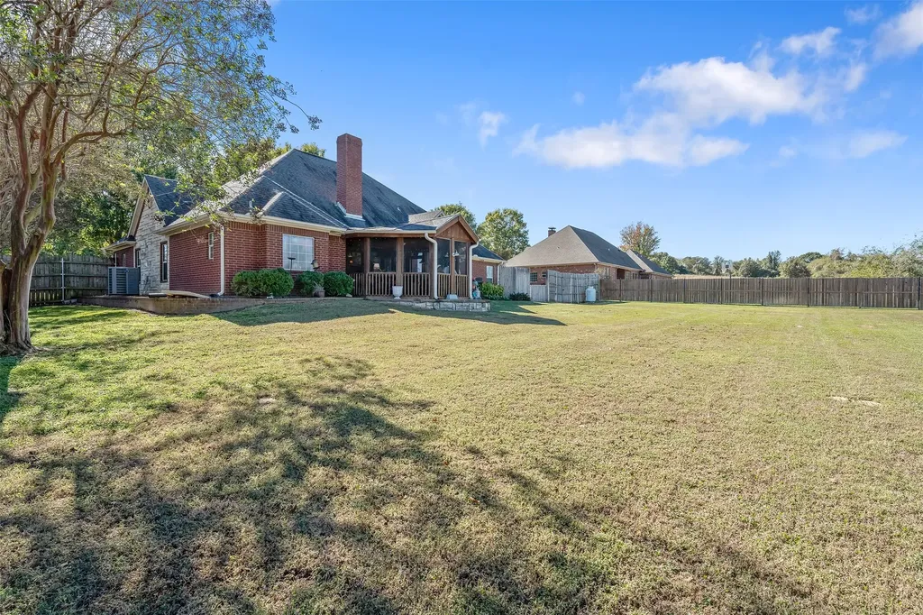 126 E Post Oak Frankston TX 75763