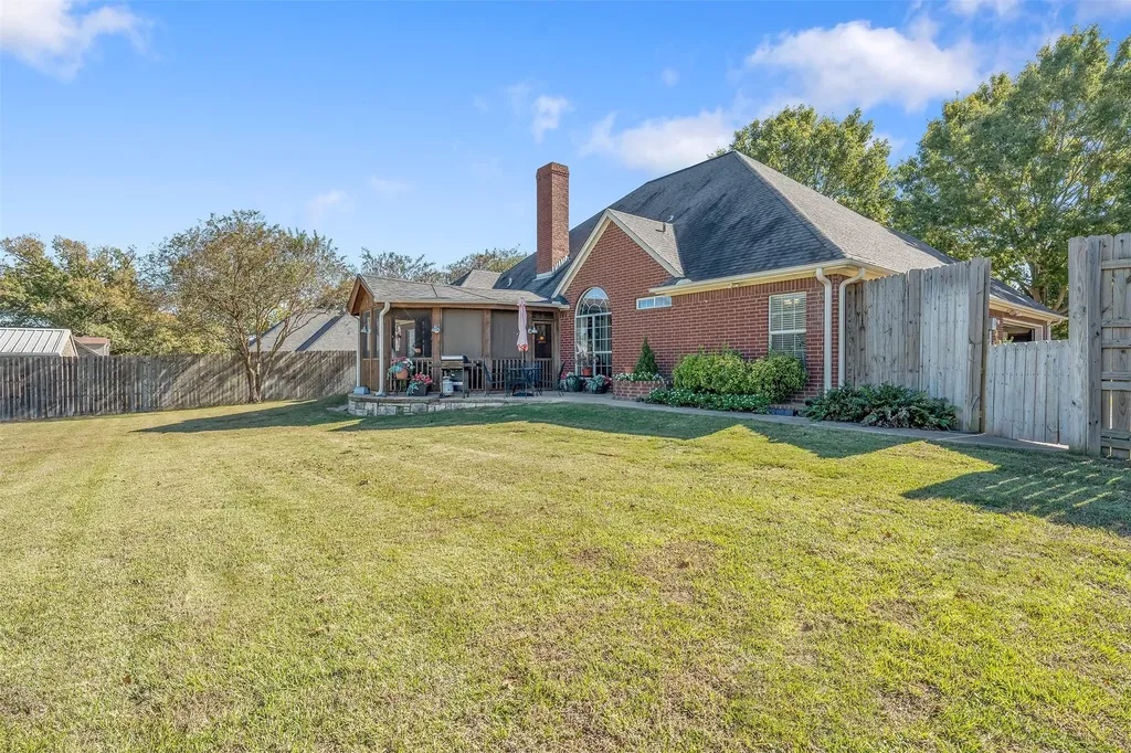 126 E Post Oak Frankston TX 75763