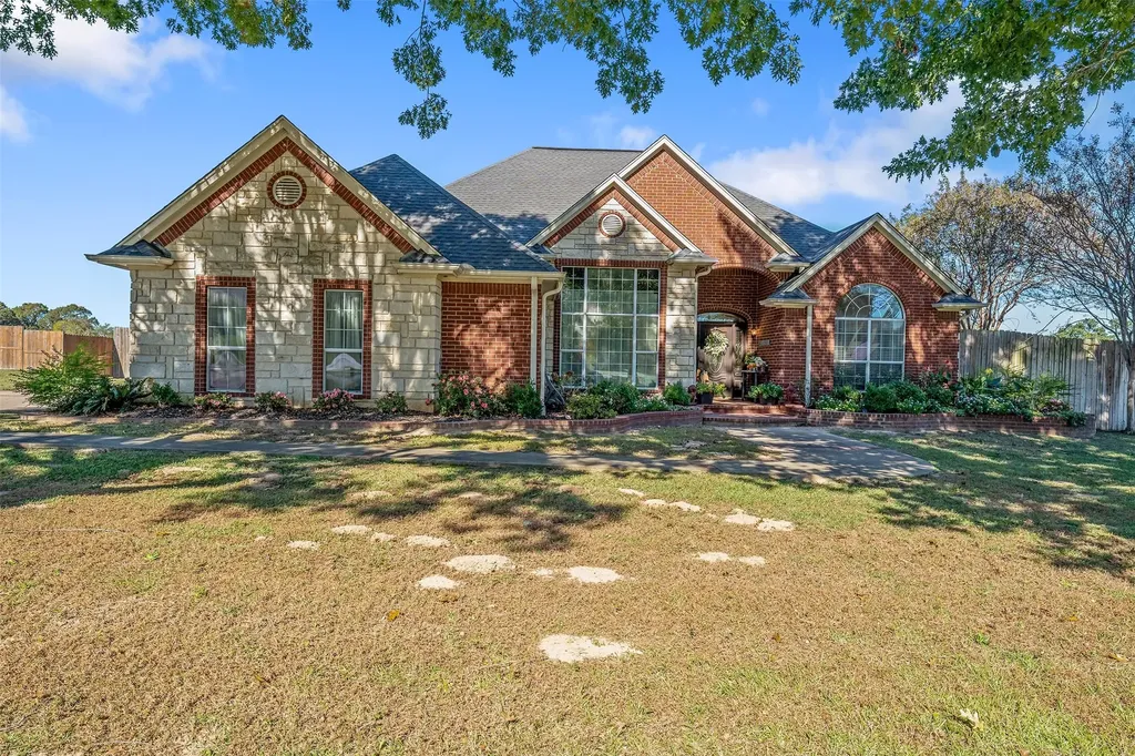 126 E Post Oak Frankston TX 75763