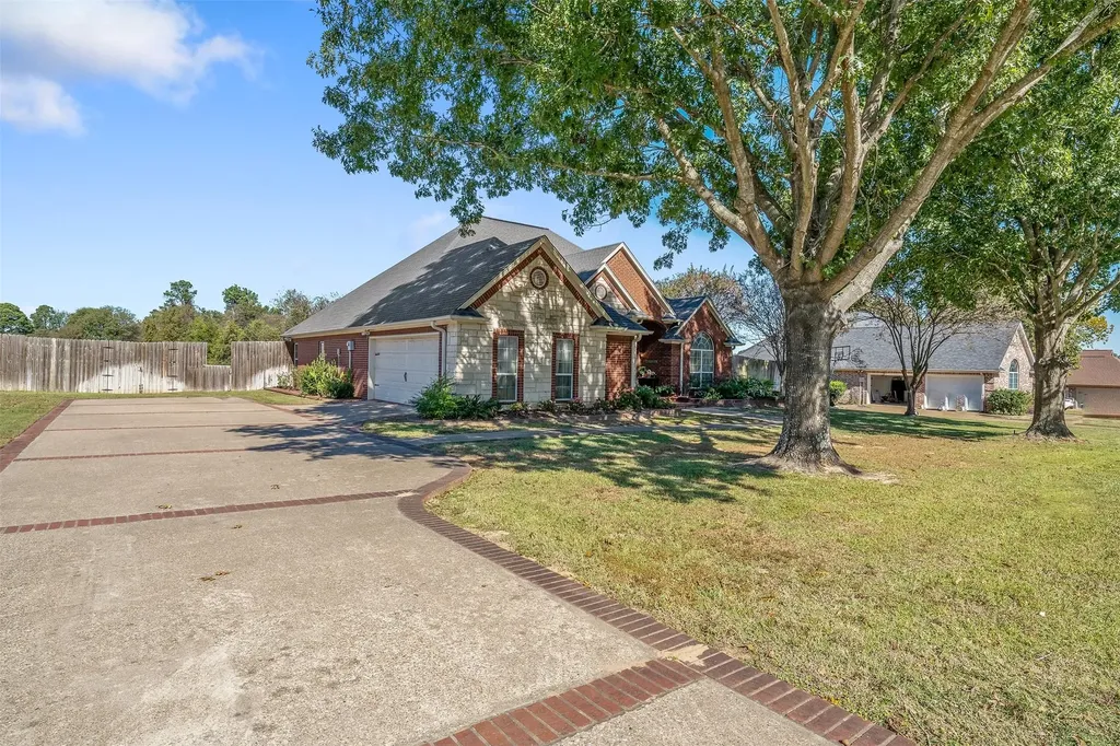 126 E Post Oak Frankston TX 75763