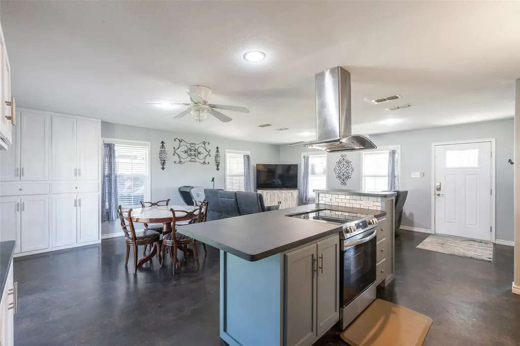 250 5th Street Hawley TX 79525