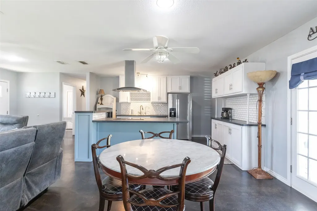 250 5th Street Hawley TX 79525