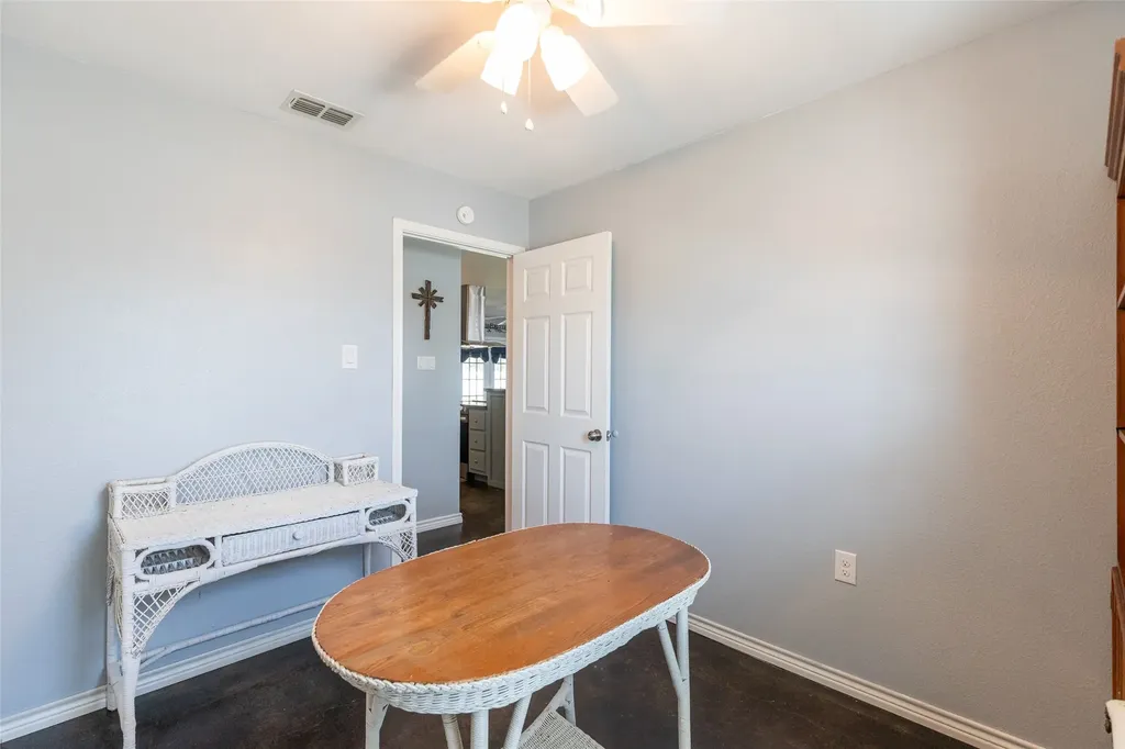 250 5th Street Hawley TX 79525