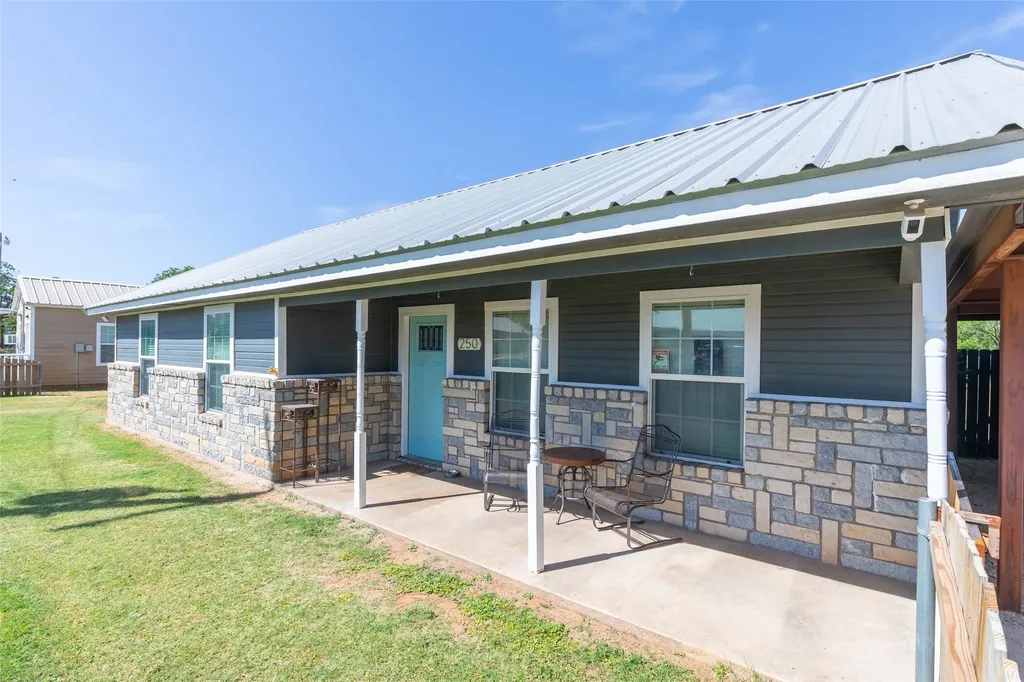 250 5th Street Hawley TX 79525