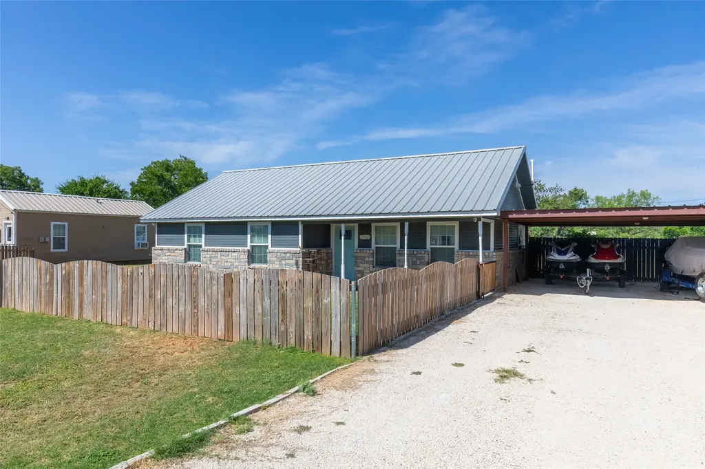 250 5th Street Hawley TX 79525