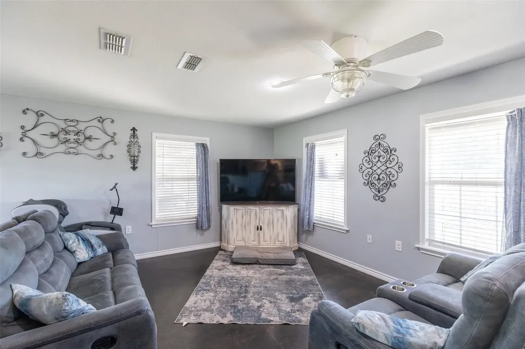 250 5th Street Hawley TX 79525