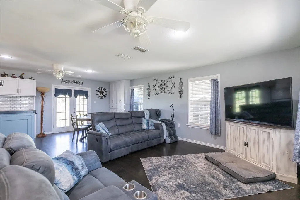 250 5th Street Hawley TX 79525