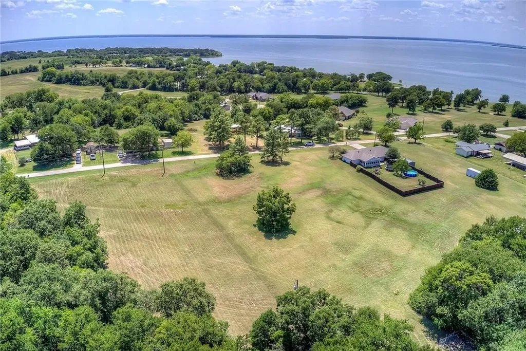 206 Mohawk Trail East Tawakoni TX 75472