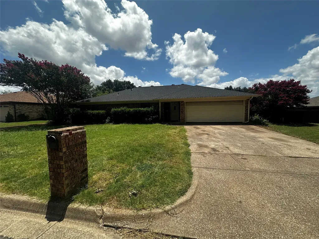 6804 Fair Meadows Drive North Richland Hills TX 76182