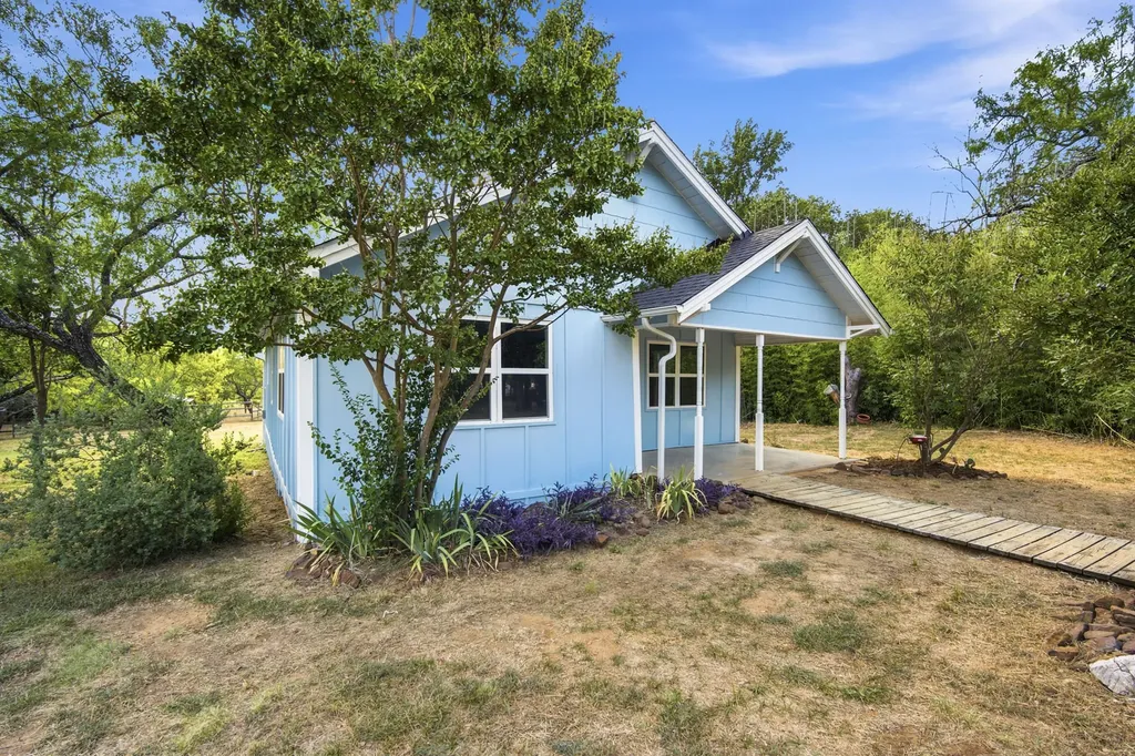 3325 Dove Creek Road Cleburne TX 76031