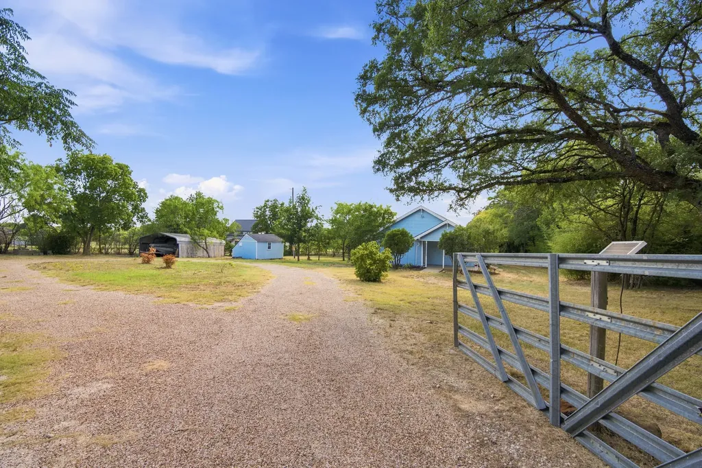 3325 Dove Creek Road Cleburne TX 76031