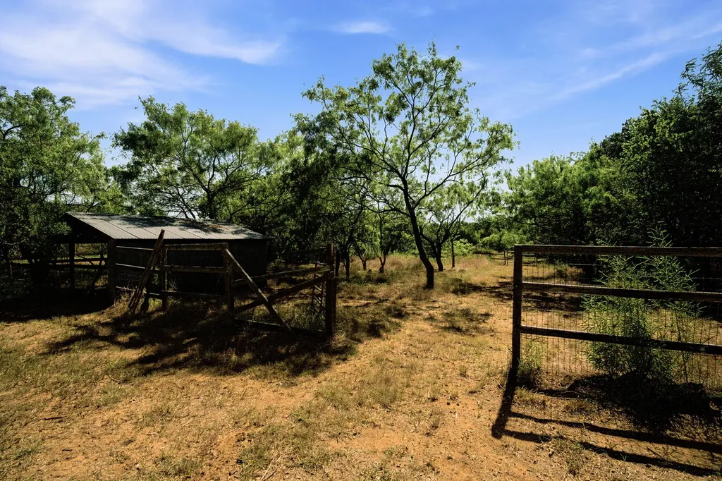 3325 Dove Creek Road Cleburne TX 76031